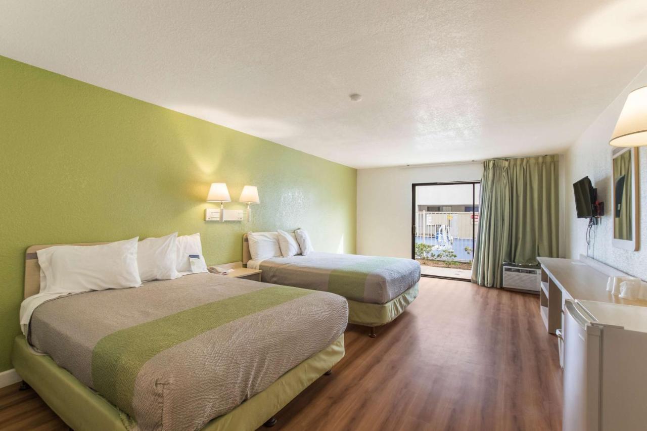 Motel 6 Hemet Εξωτερικό φωτογραφία