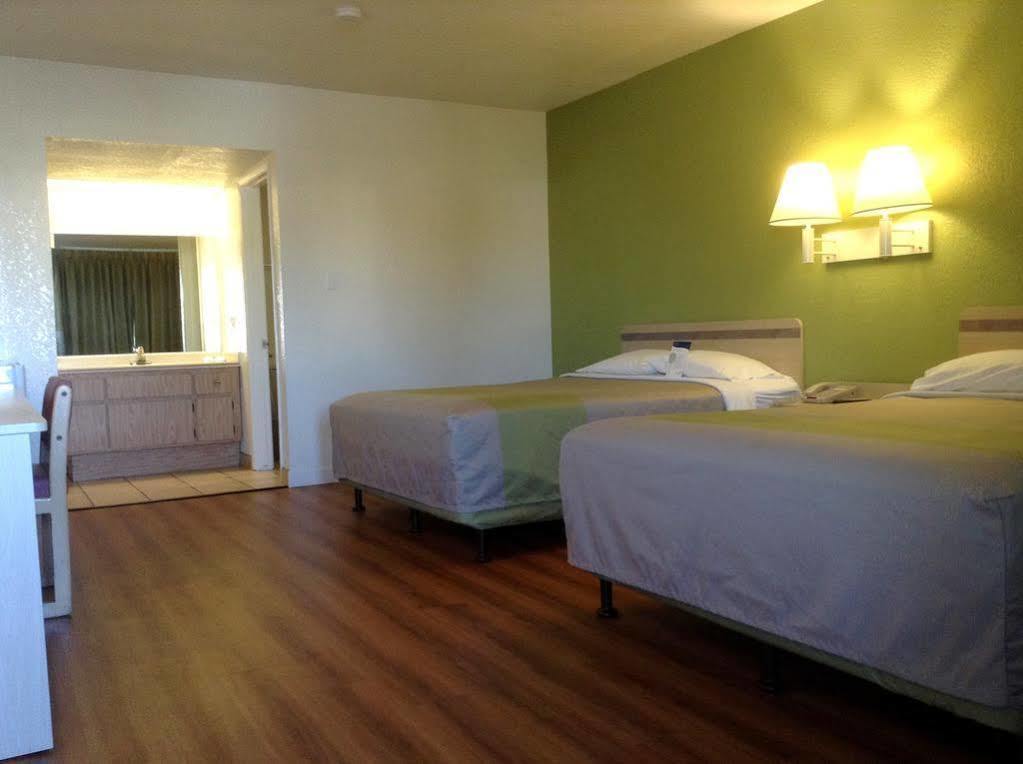 Motel 6 Hemet Εξωτερικό φωτογραφία