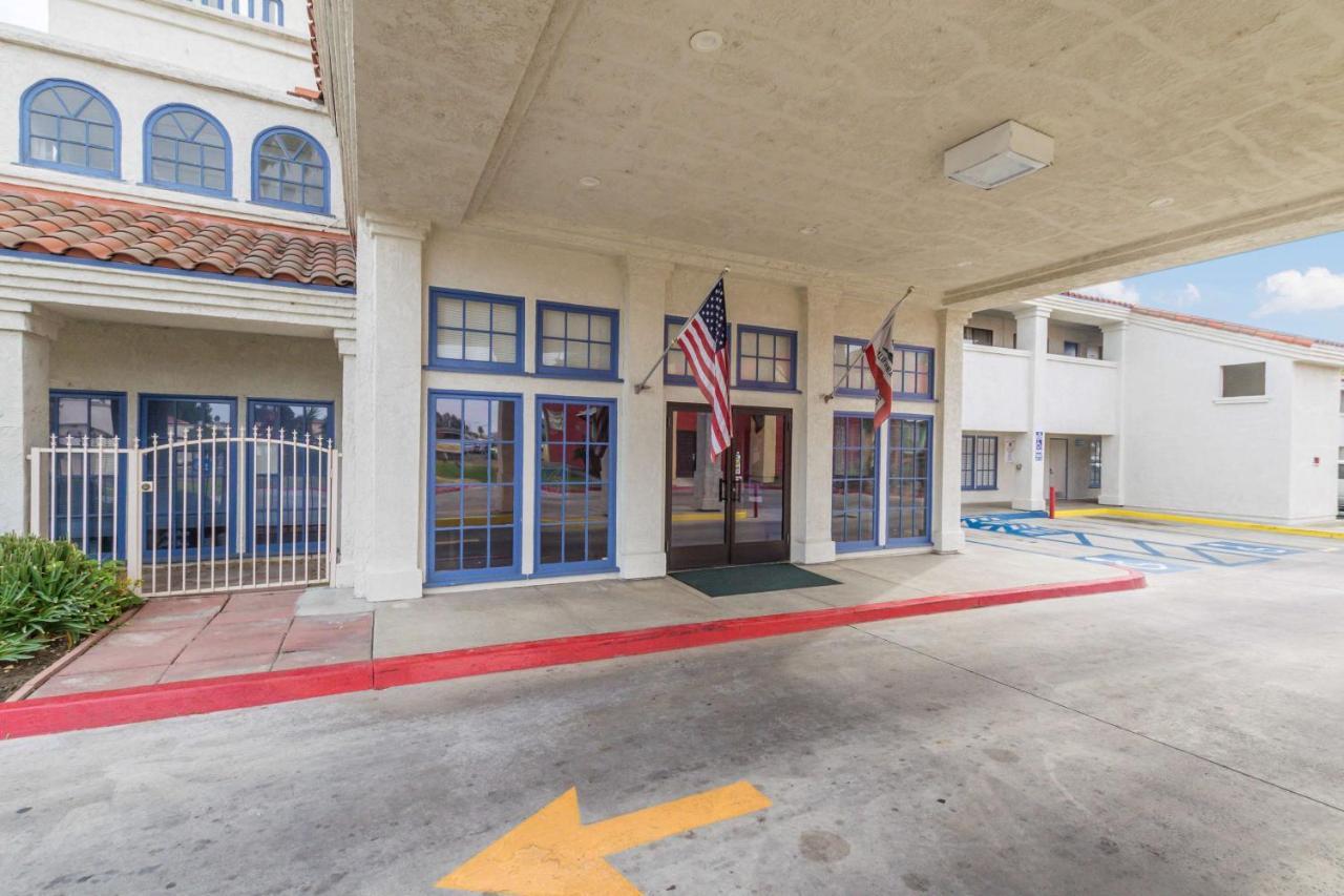 Motel 6 Hemet Εξωτερικό φωτογραφία