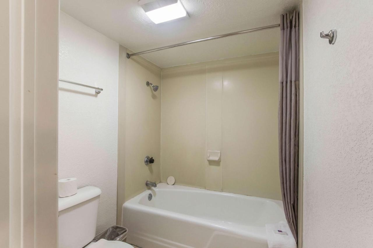 Motel 6 Hemet Εξωτερικό φωτογραφία