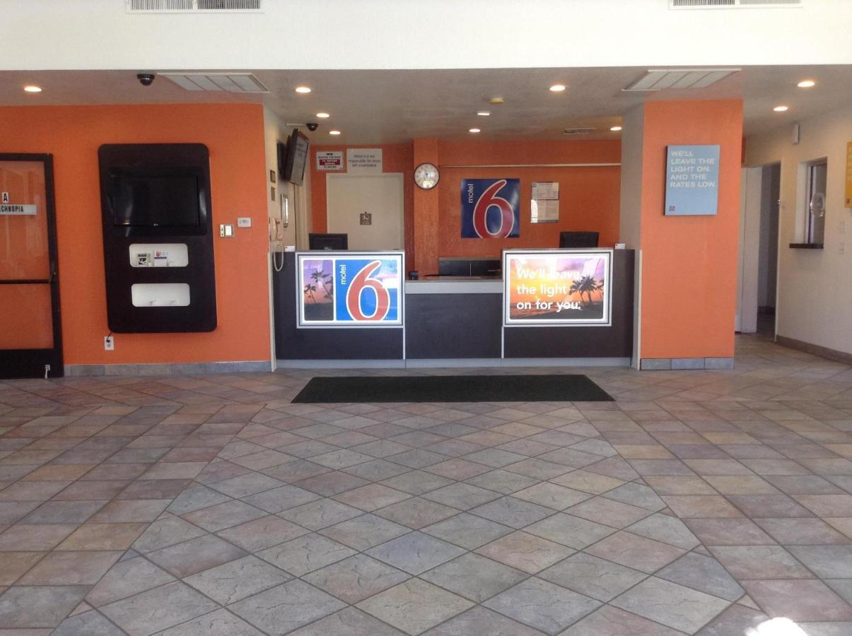 Motel 6 Hemet Εξωτερικό φωτογραφία